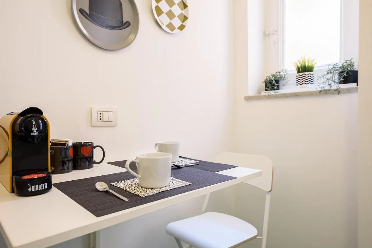 Largo Vasto A Chiaia 82 Apartment Naples 0*,