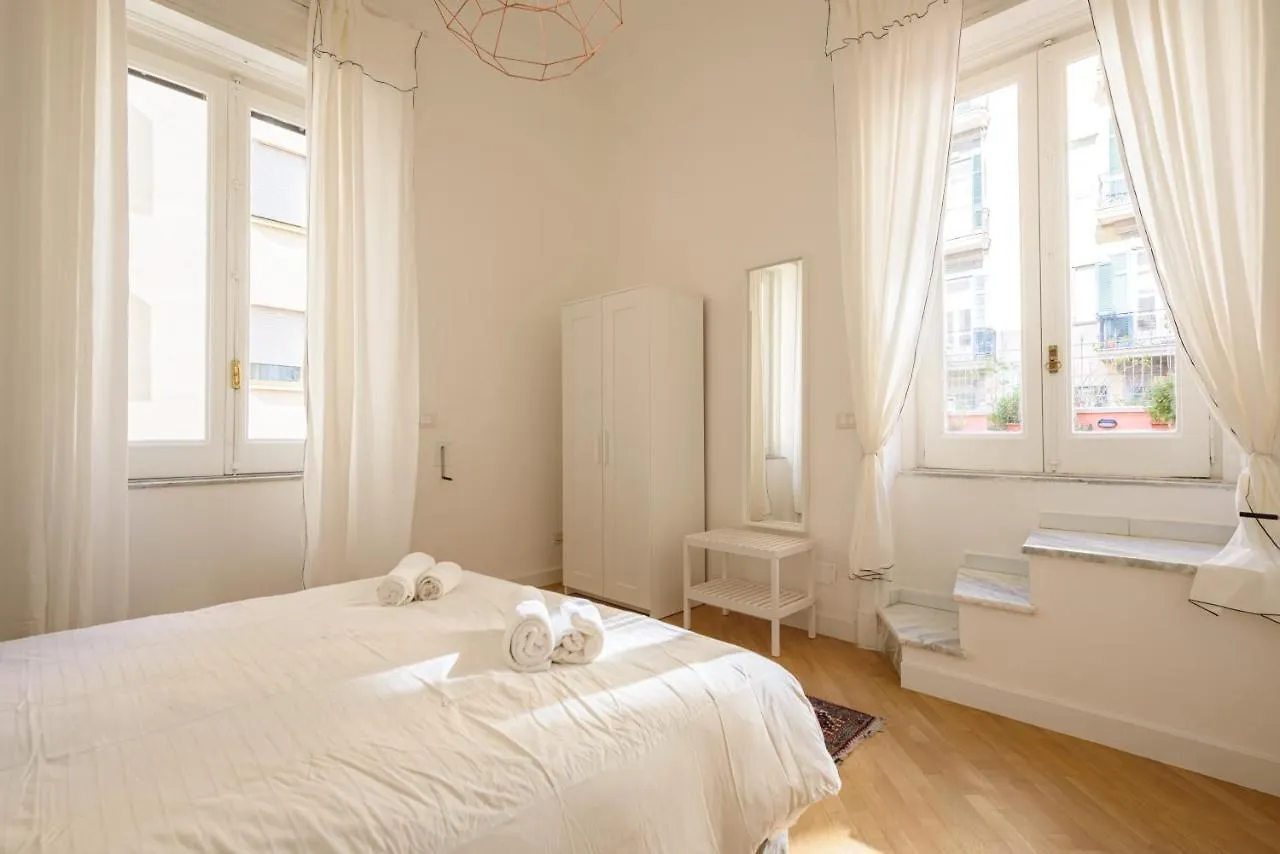Largo Vasto A Chiaia 82 Apartment Naples Italy