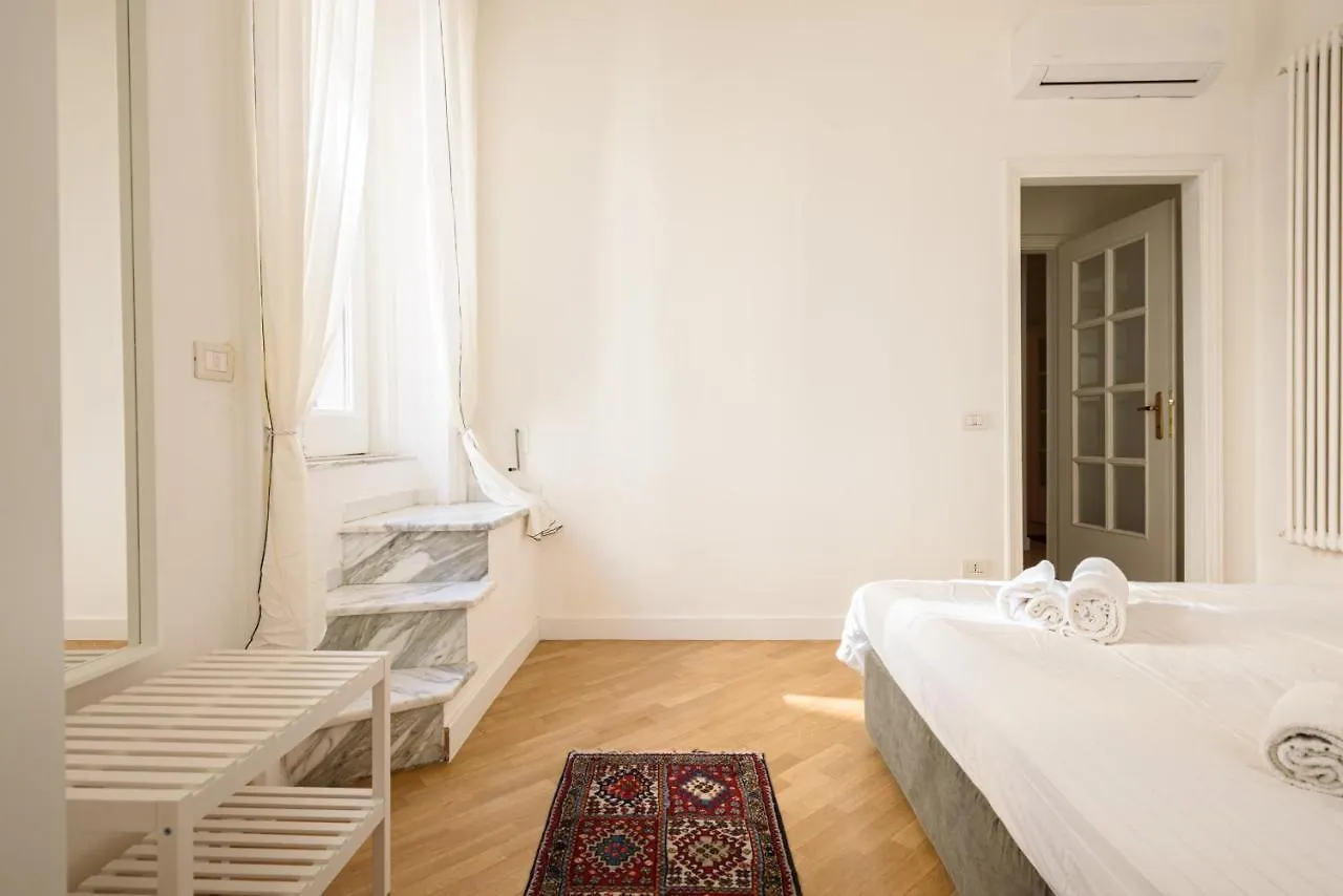 Largo Vasto A Chiaia 82 Apartment Naples Italy